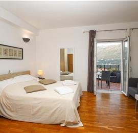 8 Bedroom Seaside Villa with Pool in Zaton Bay near Dubrovnik, Sleeps 17-22