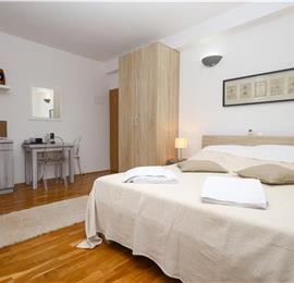 8 Bedroom Seaside Villa with Pool in Zaton Bay near Dubrovnik, Sleeps 17-22