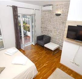 8 Bedroom Seaside Villa with Pool in Zaton Bay near Dubrovnik, Sleeps 17-22