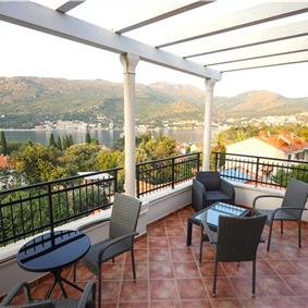 8 Bedroom Seaside Villa with Pool in Zaton Bay near Dubrovnik, Sleeps 17-22