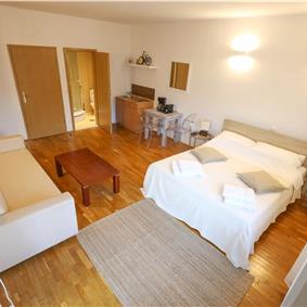 8 Bedroom Seaside Villa with Pool in Zaton Bay near Dubrovnik, Sleeps 17-22