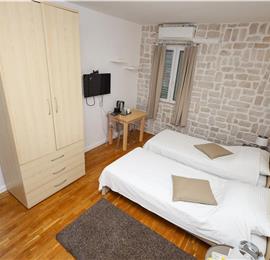 8 Bedroom Seaside Villa with Pool in Zaton Bay near Dubrovnik, Sleeps 17-22