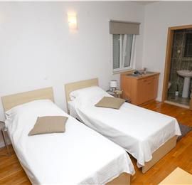 8 Bedroom Seaside Villa with Pool in Zaton Bay near Dubrovnik, Sleeps 17-22