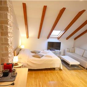 8 Bedroom Seaside Villa with Pool in Zaton Bay near Dubrovnik, Sleeps 17-22