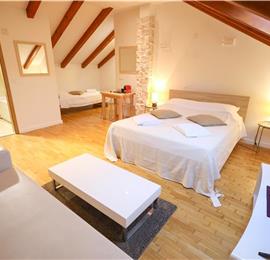 8 Bedroom Seaside Villa with Pool in Zaton Bay near Dubrovnik, Sleeps 17-22