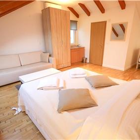 8 Bedroom Seaside Villa with Pool in Zaton Bay near Dubrovnik, Sleeps 17-22