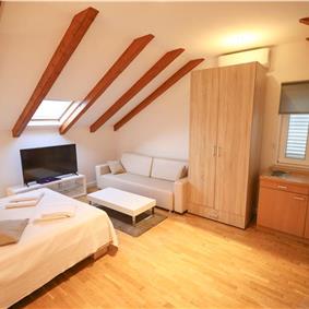8 Bedroom Seaside Villa with Pool in Zaton Bay near Dubrovnik, Sleeps 17-22