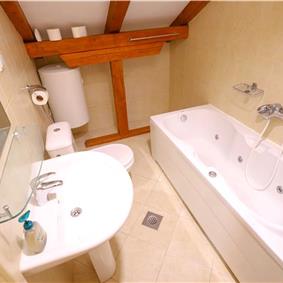 8 Bedroom Seaside Villa with Pool in Zaton Bay near Dubrovnik, Sleeps 17-22