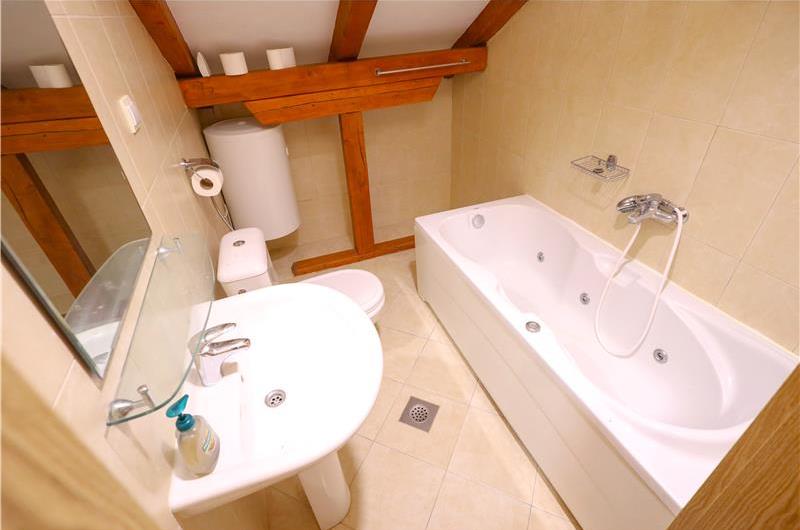 8 Bedroom Seaside Villa with Pool in Zaton Bay near Dubrovnik, Sleeps 17-22