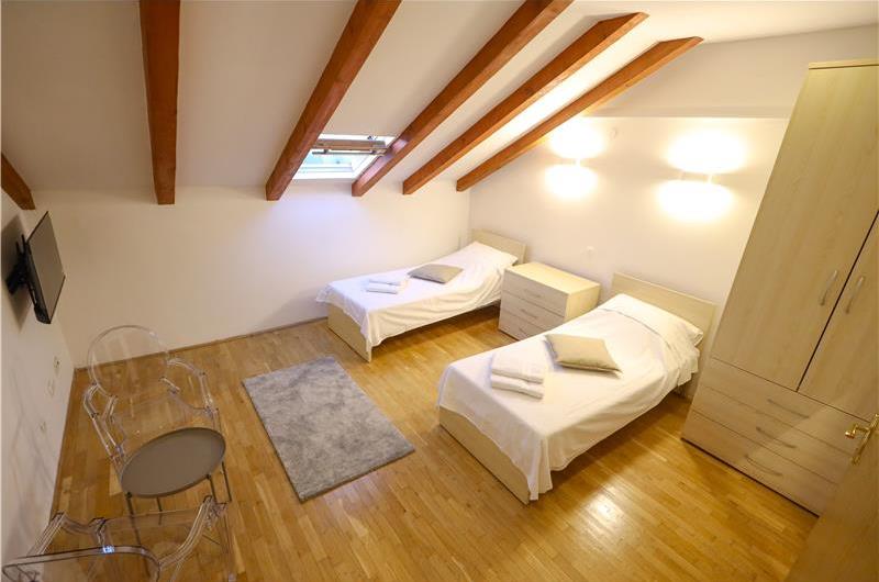 8 Bedroom Seaside Villa with Pool in Zaton Bay near Dubrovnik, Sleeps 17-22