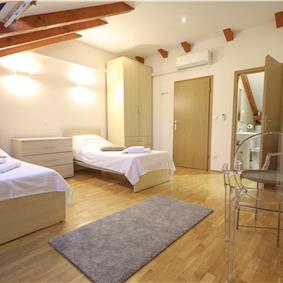 8 Bedroom Seaside Villa with Pool in Zaton Bay near Dubrovnik, Sleeps 17-22