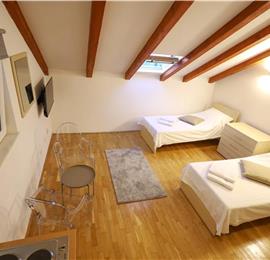 8 Bedroom Seaside Villa with Pool in Zaton Bay near Dubrovnik, Sleeps 17-22