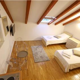 8 Bedroom Seaside Villa with Pool in Zaton Bay near Dubrovnik, Sleeps 17-22