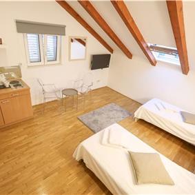 8 Bedroom Seaside Villa with Pool in Zaton Bay near Dubrovnik, Sleeps 17-22