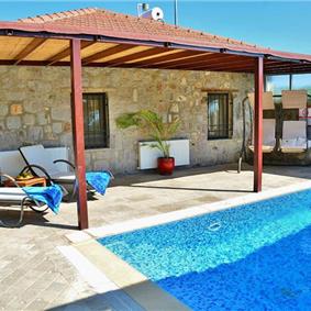 1 Bedroom Villa with heated pool near Bitez, Sleeps 2