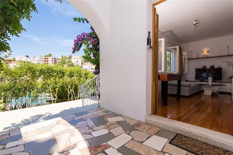 Beachfront villa in Ciovo, photograph 9