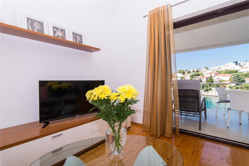 Beachfront villa in Ciovo, photograph 11
