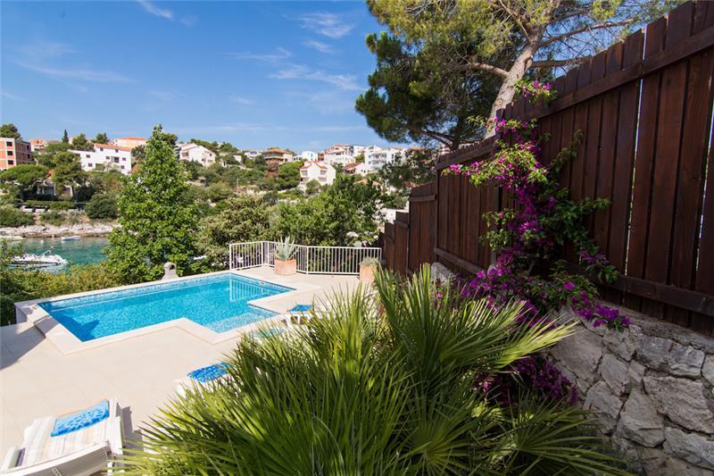 Beachfront villa in Ciovo, photograph 8