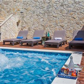 7 bedroom luxury villa with pool near Dubrovnik, sleeps 14