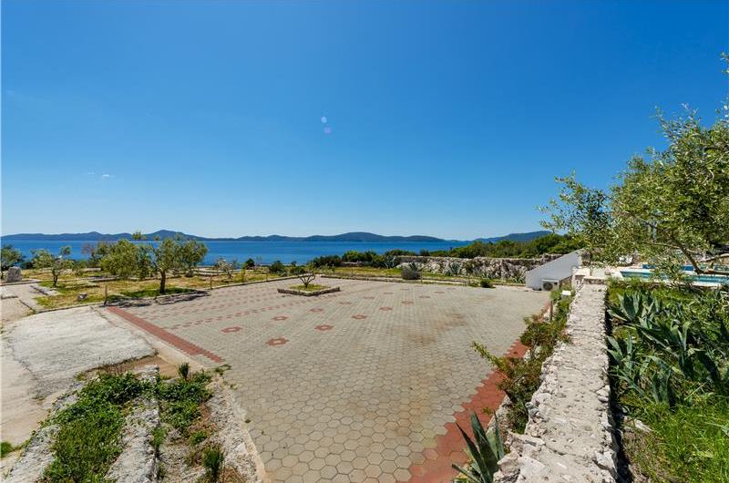 Luxury 5 Bedroom Beachfront Villa near Dubrovnik, Sleeps 11-12