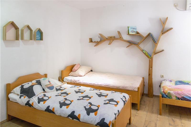 Luxury 5 Bedroom Beachfront Villa near Dubrovnik, Sleeps 11-12