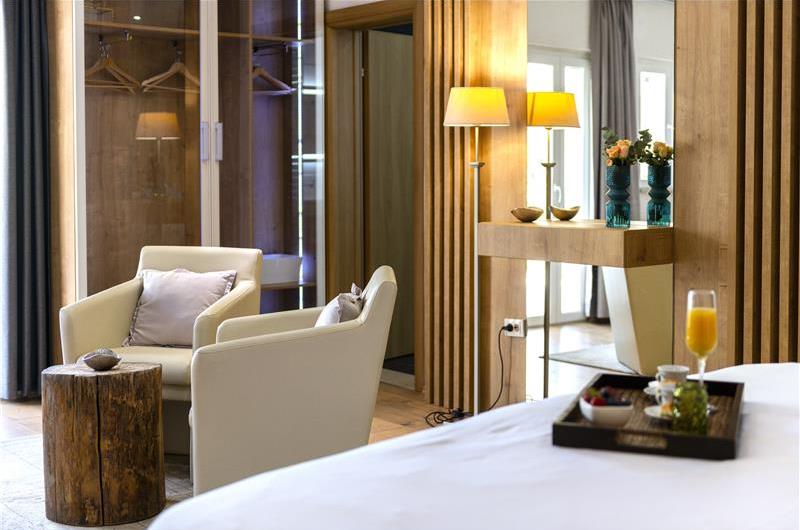 Luxury 5 Bedroom Beachfront Villa near Dubrovnik, Sleeps 11-12