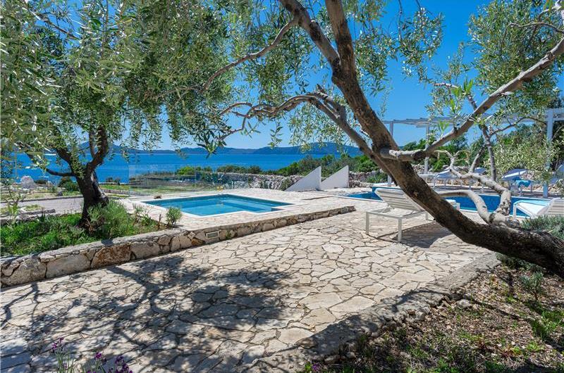 Luxury 5 Bedroom Beachfront Villa near Dubrovnik, Sleeps 11-12