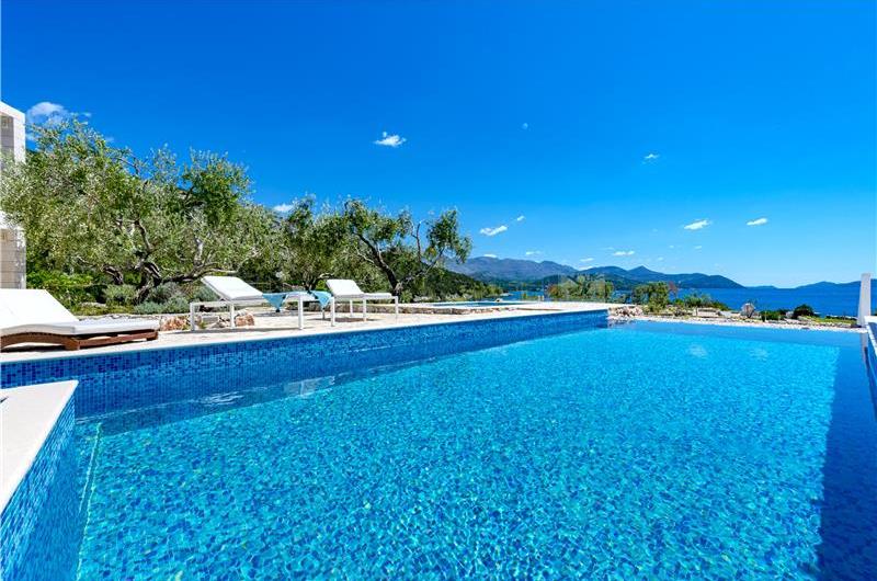 Luxury 5 Bedroom Beachfront Villa near Dubrovnik, Sleeps 11-12