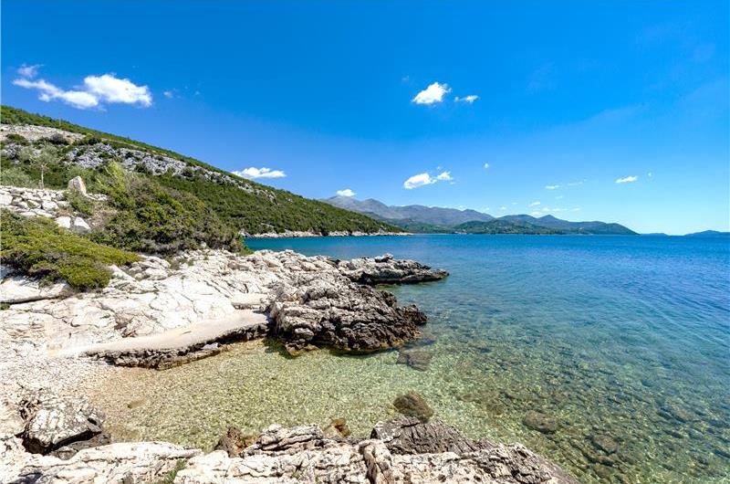 Luxury 5 Bedroom Beachfront Villa near Dubrovnik, Sleeps 11-12