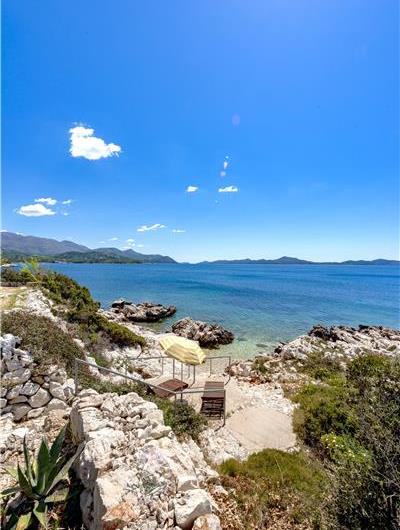 Luxury 5 Bedroom Beachfront Villa near Dubrovnik, Sleeps 11-12