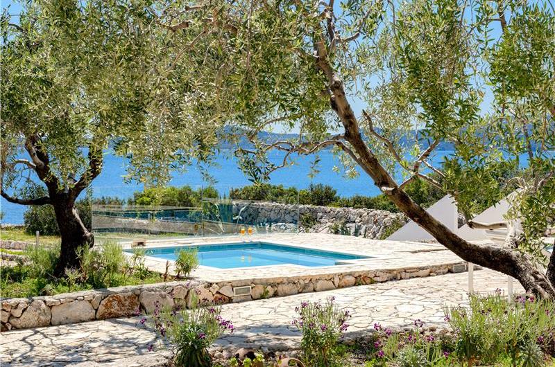 Luxury 5 Bedroom Beachfront Villa near Dubrovnik, Sleeps 11-12