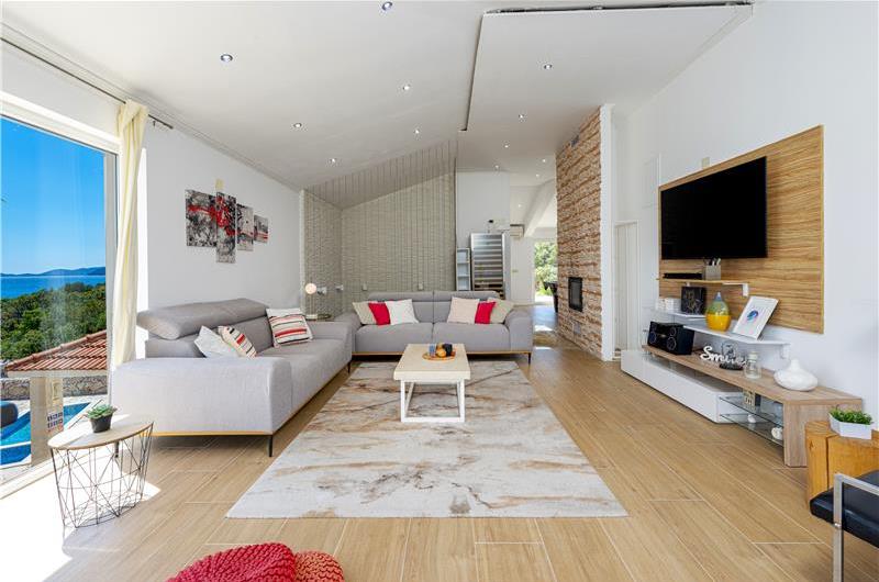 Luxury 5 Bedroom Beachfront Villa near Dubrovnik, Sleeps 11-12