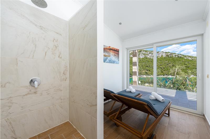 Luxury 5 Bedroom Beachfront Villa near Dubrovnik, Sleeps 11-12