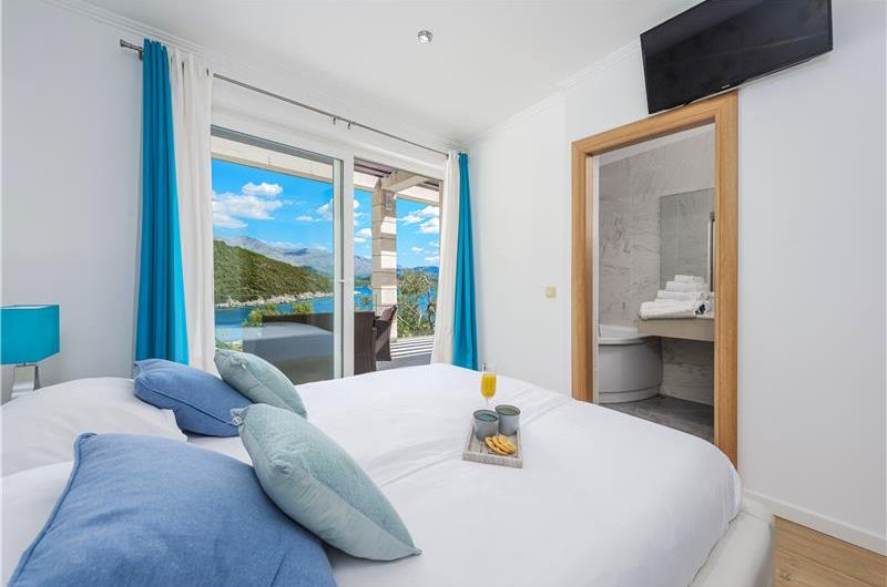 Luxury 5 Bedroom Beachfront Villa near Dubrovnik, Sleeps 11-12