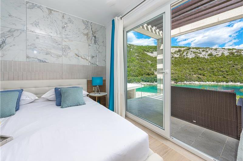 Luxury 5 Bedroom Beachfront Villa near Dubrovnik, Sleeps 11-12