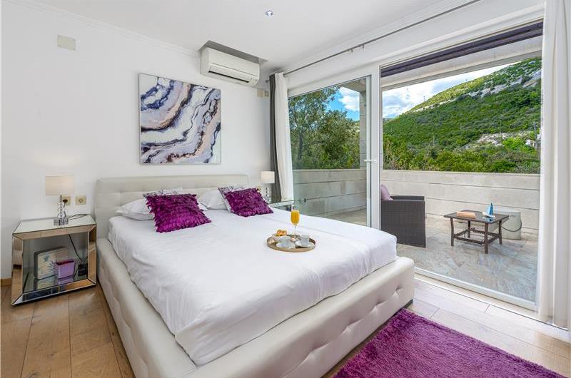 Luxury 5 Bedroom Beachfront Villa near Dubrovnik, Sleeps 11-12