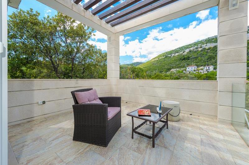 Luxury 5 Bedroom Beachfront Villa near Dubrovnik, Sleeps 11-12