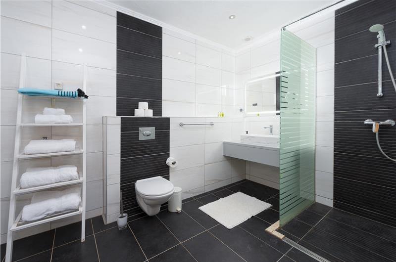 Luxury 5 Bedroom Beachfront Villa near Dubrovnik, Sleeps 11-12