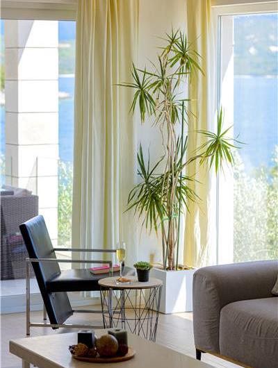 Luxury 5 Bedroom Beachfront Villa near Dubrovnik, Sleeps 11-12