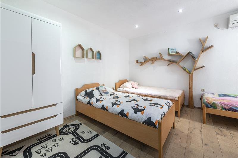 Luxury 5 Bedroom Beachfront Villa near Dubrovnik, Sleeps 11-12