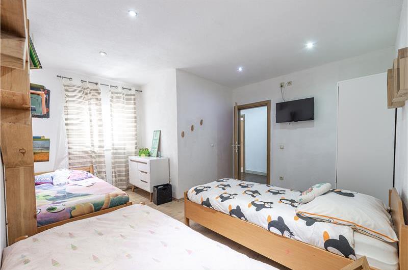 Luxury 5 Bedroom Beachfront Villa near Dubrovnik, Sleeps 11-12