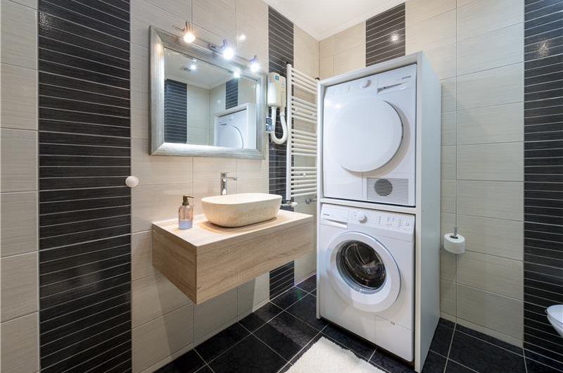 Luxury 5 Bedroom Beachfront Villa near Dubrovnik, Sleeps 11-12