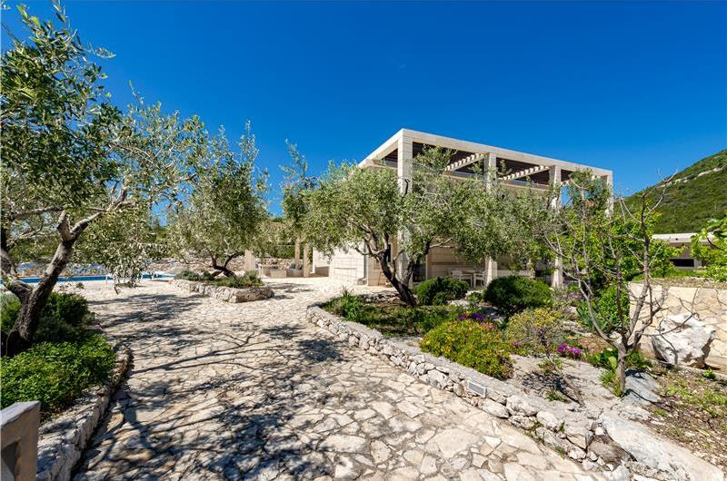 Luxury 5 Bedroom Beachfront Villa near Dubrovnik, Sleeps 11-12