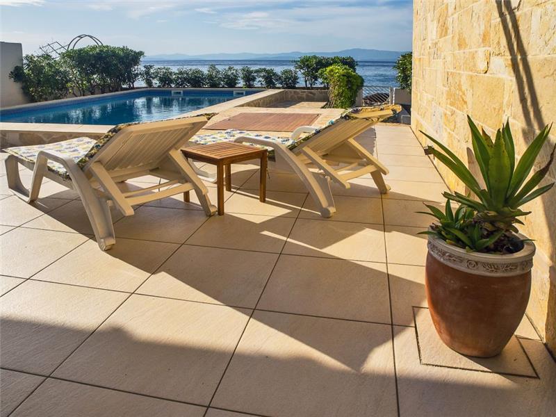 Beachfront villa in Supetar, photograph 23