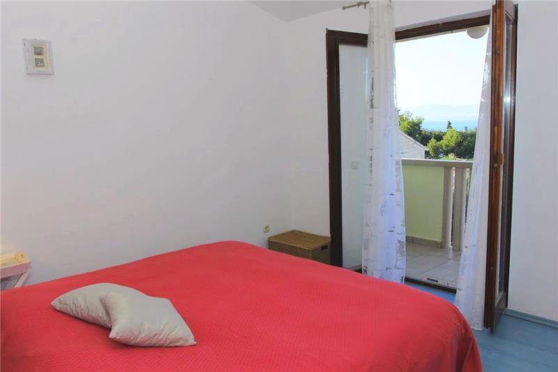 Beachfront villa in Supetar, photograph 9