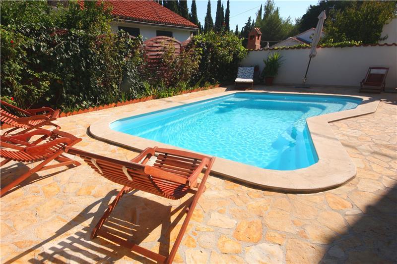 Beachfront villa in Supetar, photograph 1