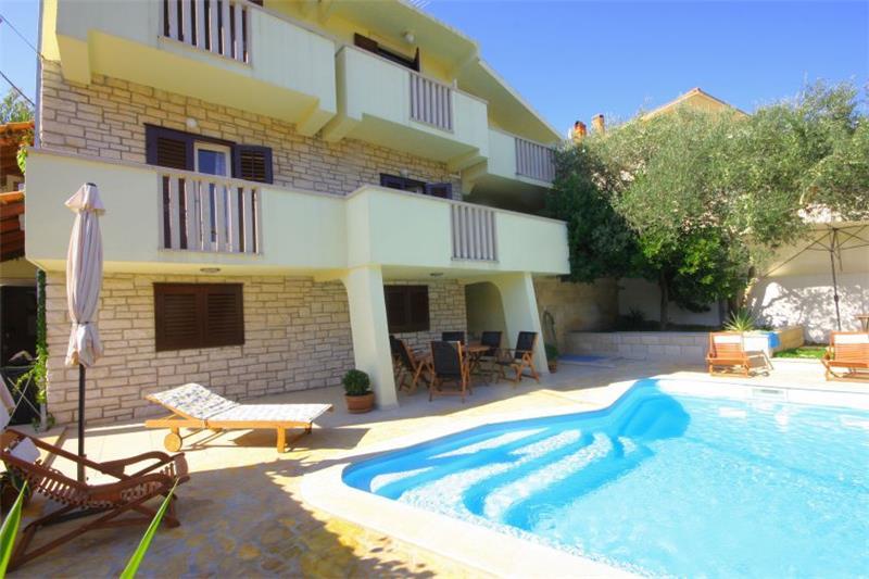Beachfront villa in Supetar, photograph 16