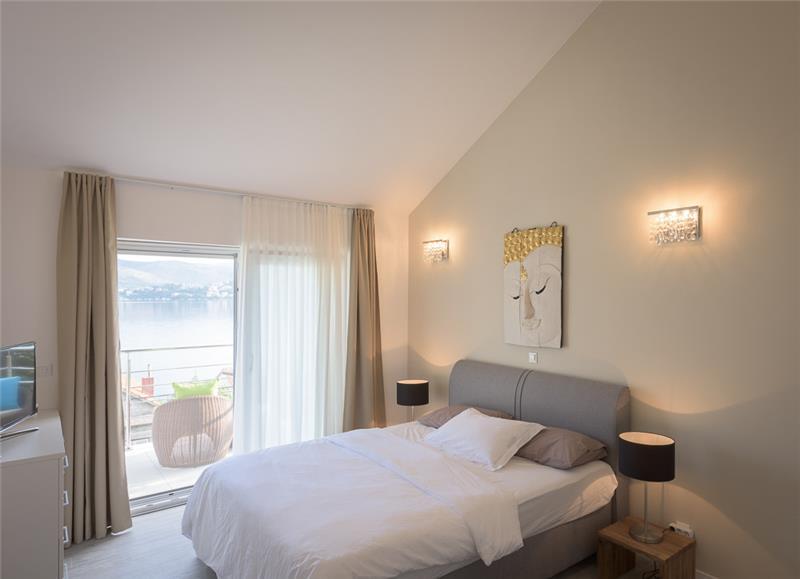 Sea-view villa in Ciovo, photograph 10
