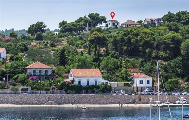 Beachfront villa in Solta Island, photograph 17