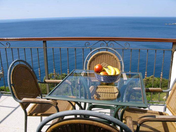 Sea-view villa in Cavtat, photograph 1